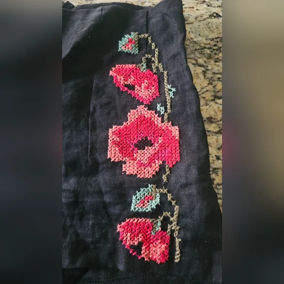 La Troupe black linen-style shorts featuring embroidered pink poppy Flowers - Picture 5 of 7